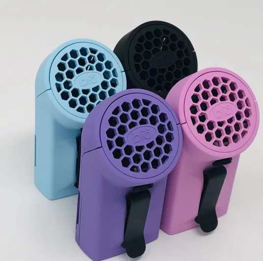 مكيف blö.. أول جهاز تبريد يمكن ارتداؤه في العالم (فيديو)