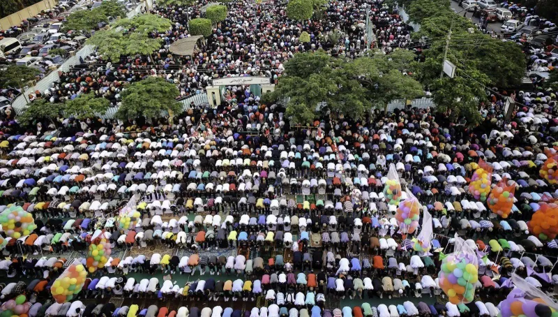 شاهد.. تقاليد صلاة عيد الفطر في الدول العربية