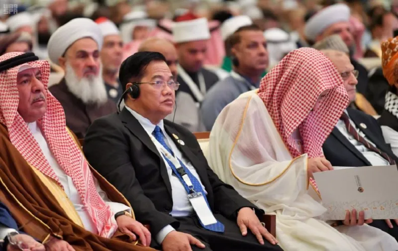 خادم الحرمين الشريفين: المملكة واجهت التطرف والعنف بالفكر والعزم والحسم