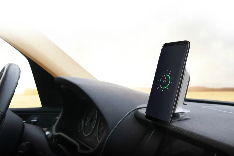 احذر.. كارثة خطيرة يسببها شحن الهواتف في السيارات 