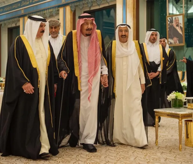 القمة الإسلامية بمكة.. هكذا انطلقت دول الدين الحنيف يدًا بيد نحو المستقبل