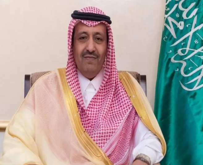 ماذا فعل هذا الطفل ليمنحه أمير الباحة ساعته هدية؟ (فيديو)