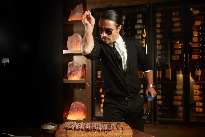 نصرت غوكشيه يفتتح مطعمًا في جدة.. وأسعار قائمة الطعام تثير الجدل