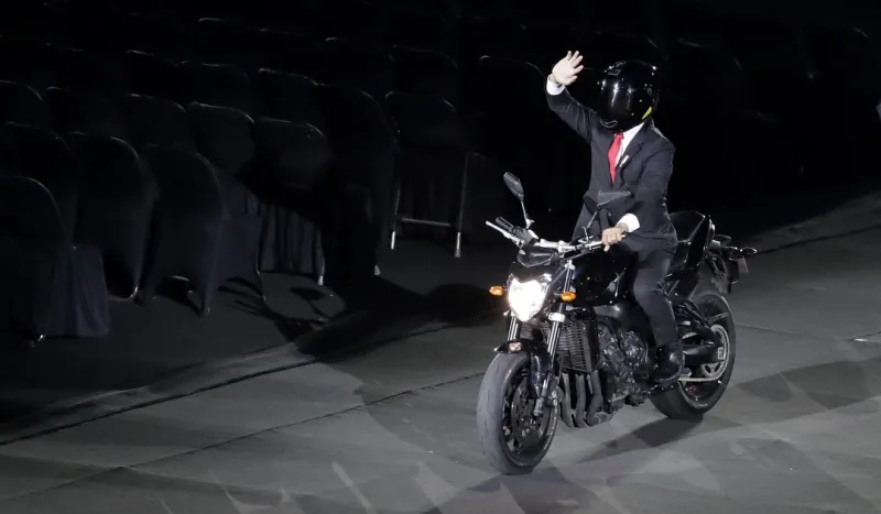 رئيس إندونيسيا جوكو ويدودو: لم أحلم يوماً بأن أكون حاكم ولاية.. ونحن شعب لا يخاف الإرهاب