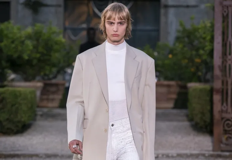 جيڤنشي تطرح مجموعتها الرجالية لموسم ربيع وصيف 2020