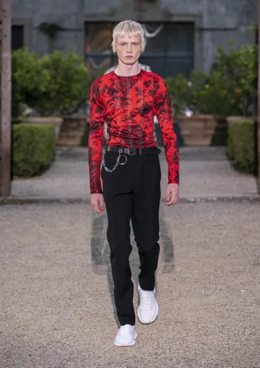 جيڤنشي تطرح مجموعتها الرجالية لموسم ربيع وصيف 2020