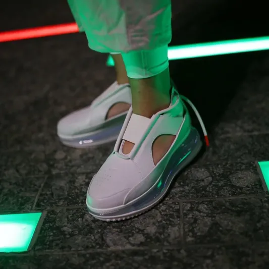 موجة سخرية واسعة من "نايكي" بعد إطلاقها "حذاء المكواة"