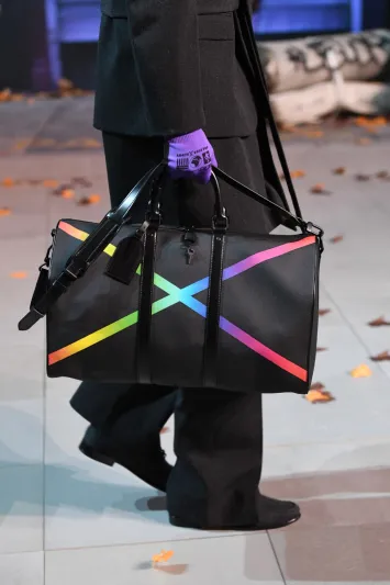 ساعة تامبور سليم راينبو من لويس ڤويتون في شوارع نيويورك