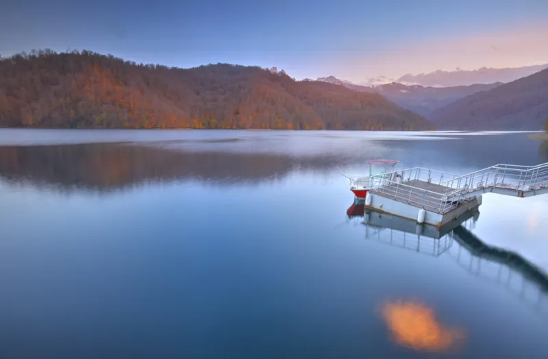 «أرض النار» تفتح ذراعيها.. 13 مزارا سياحيا في أذربيجان لا تفوتها