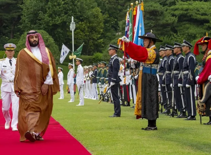 شاهد.. كيف استقبلت كوريا الجنوبية ولي العهد؟ البيت الأزرق يحتفل