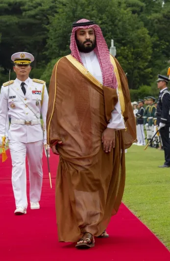 شاهد.. كيف استقبلت كوريا الجنوبية ولي العهد؟ البيت الأزرق يحتفل