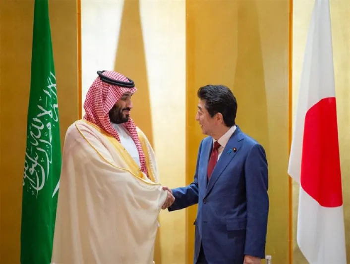 "اليابان عزيزة على قلوب السعوديين".. تفاصيل لقاء ولي العهد ورئيس وزراء اليابان (فيديو) 