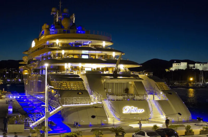 بكابلات أطول من فرنسا.. كل ما تريد معرفته عن يخت ديلبار الأسطوري (صور)