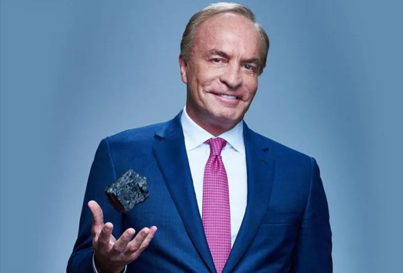 وفاة كريستوفر كلاين أحد أثرياء العالم في حادث تحطم طائرة