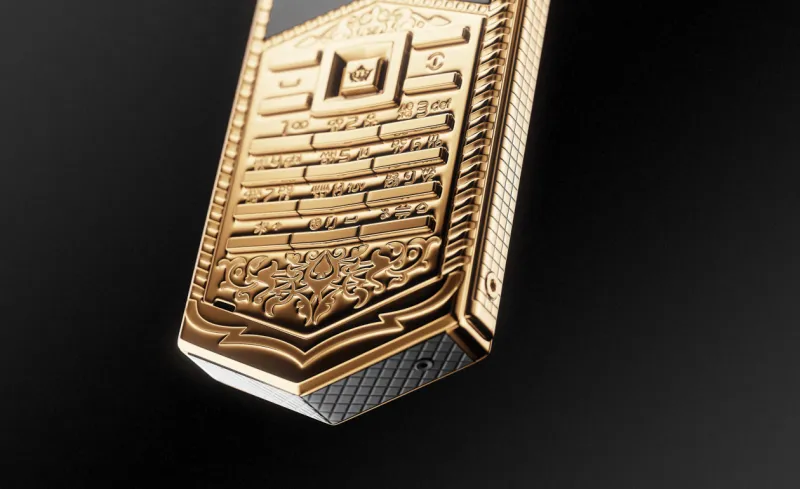 Gold Sheikh.. هاتف من الذهب والألماس صُنع خصيصا ليد إماراتية