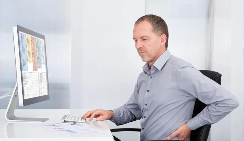 الجلوس لفترات طويلة يصيبك بهذه الأضرار الخطيرة