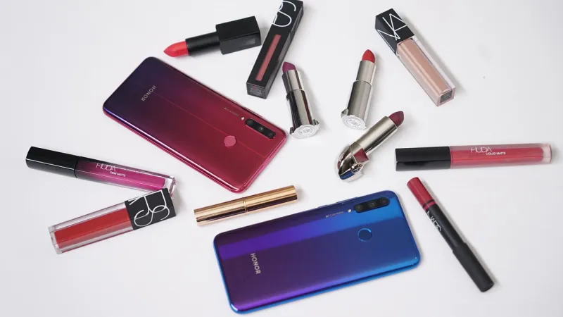 HONOR تكمل إطلالتك لهذا الصيف مع ساعة Magic وهاتف HONOR 10i