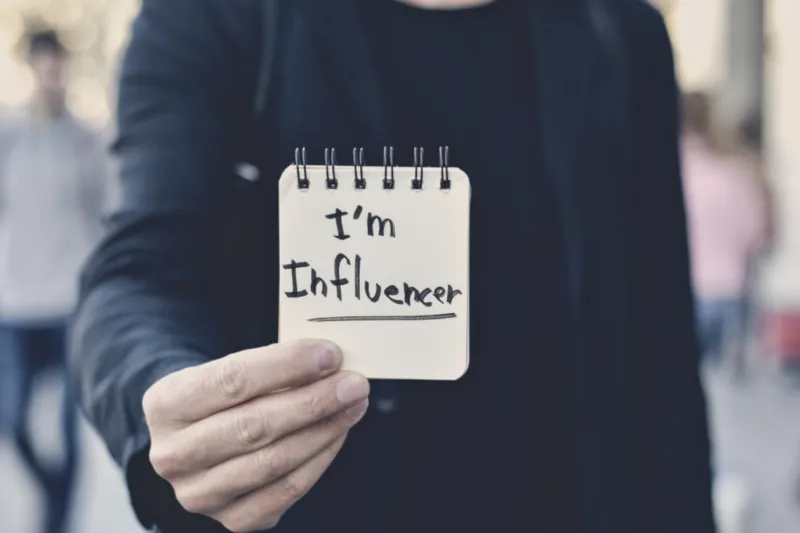 9 نصائح لتصبح مؤثرا على الإنترنت.. تحدث عما تعرفه فقط