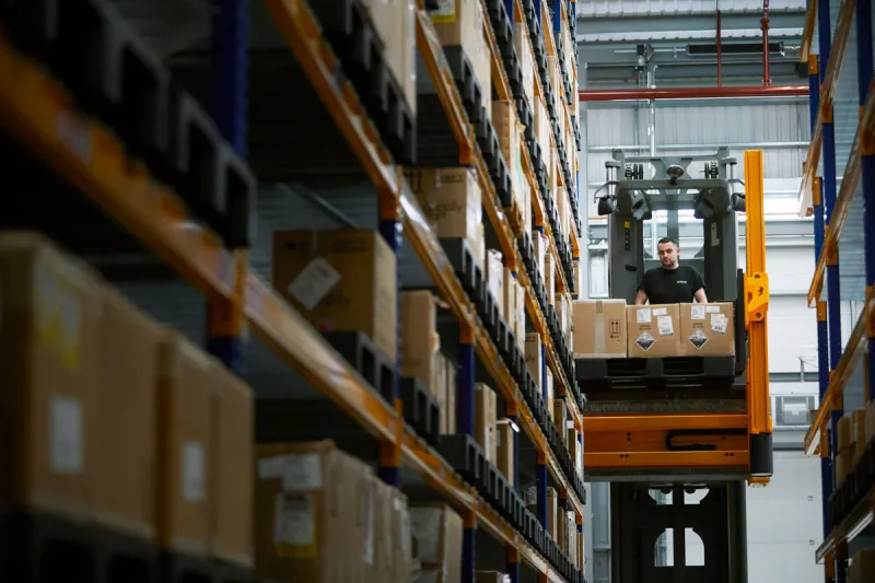 كيف تفعل الشركات التحول الرقمي باستخدام الروبوتات