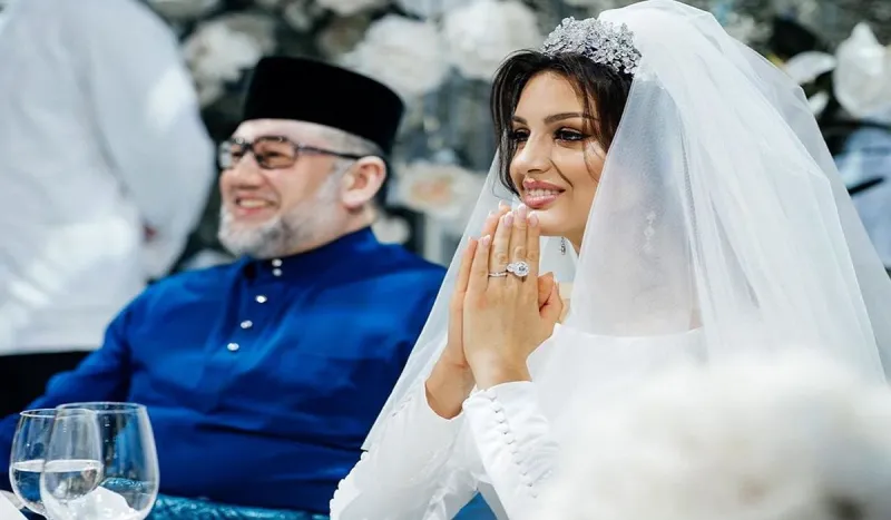 بعد تخليه عن عرشه ليتزوجها.. تفاصيل انفصال ملك ماليزيا عن ملكة جمال روسيا