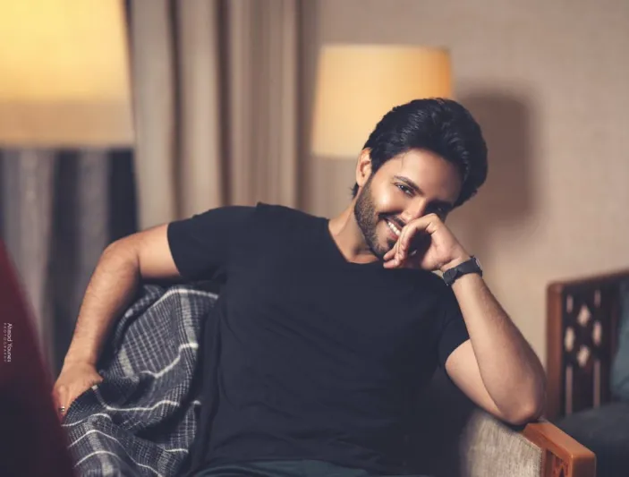 شاهد| فتاة تطلب الزواج من بدر آل زيدان وتعرض الأموال ليقبل بها