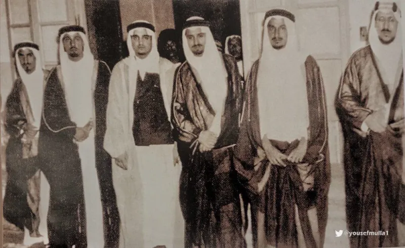 لقطات نادرة للفقيد الأمير بندر بن عبدالعزيز مع والده المؤسس وأشقائه