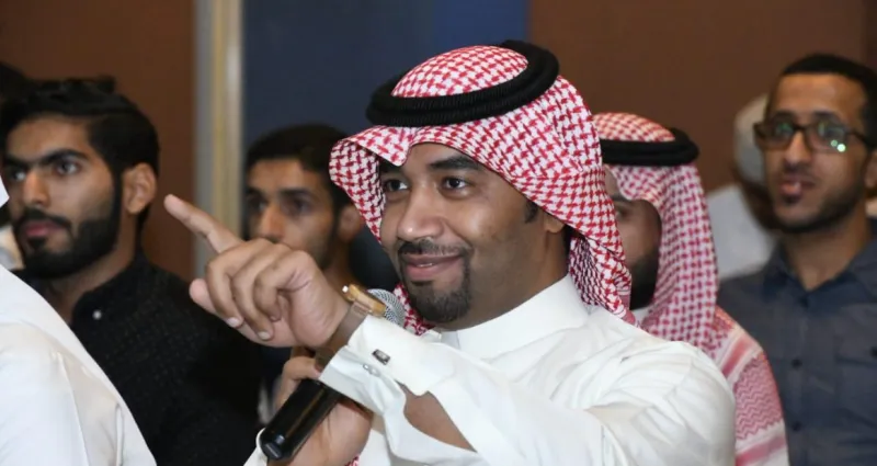 شاب سعودي يوثق بكاميرته عادات وتقاليد مثيرة للاهتمام في 30 دولة (صور)