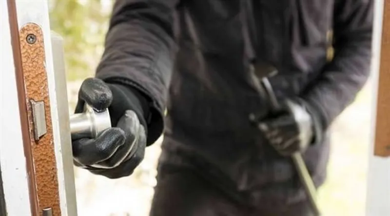 يعيق الرؤية.. جهاز جديد يمنع سرقة المنازل والشركات بهذه الطريقة (فيديو)