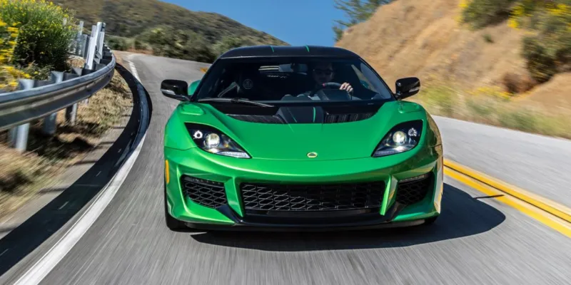 المزيد من القوة والعزم في سيارة لوتس إيفورا جي تي 2020