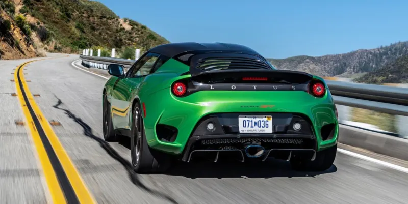 المزيد من القوة والعزم في سيارة لوتس إيفورا جي تي 2020