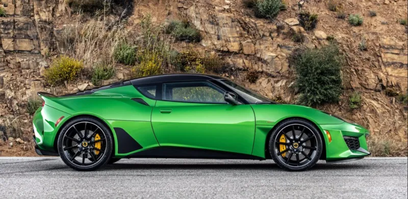 المزيد من القوة والعزم في سيارة لوتس إيفورا جي تي 2020