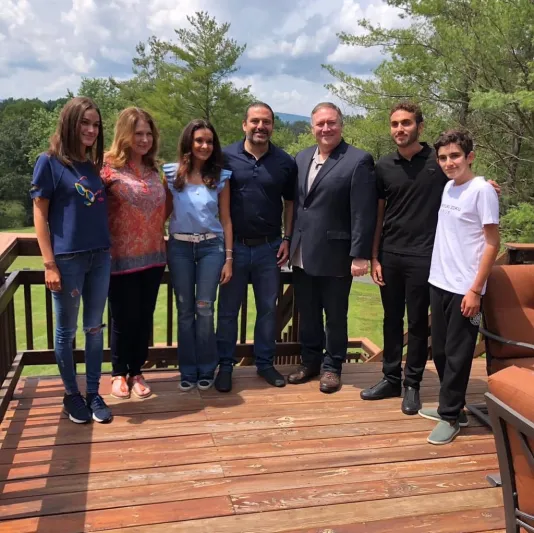 سعد الحريري يستضيف وزير الخارجية الأمريكي في مزرعته الخاصة بواشنطن (فيديو)