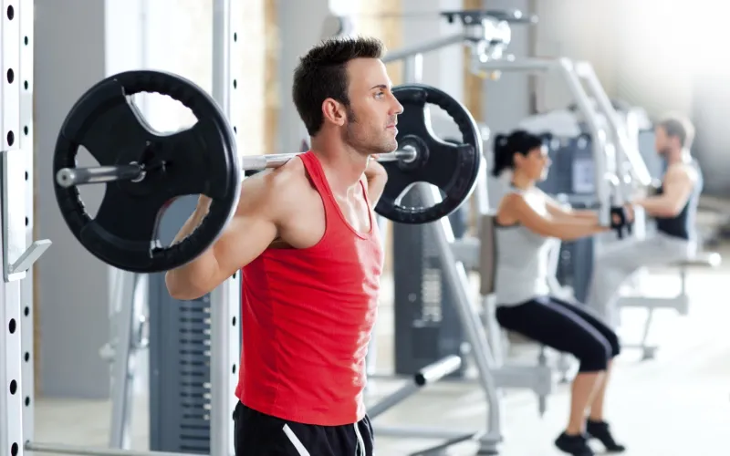 احصل على عضلات كتف قوية بهذه التمارين الحاسمة