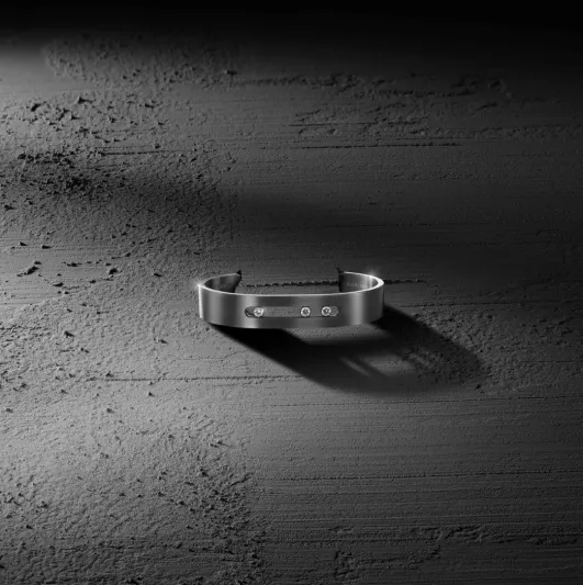 مجموعة MOVE TITANIUM من دار مجوهرات ميسيكا باريس