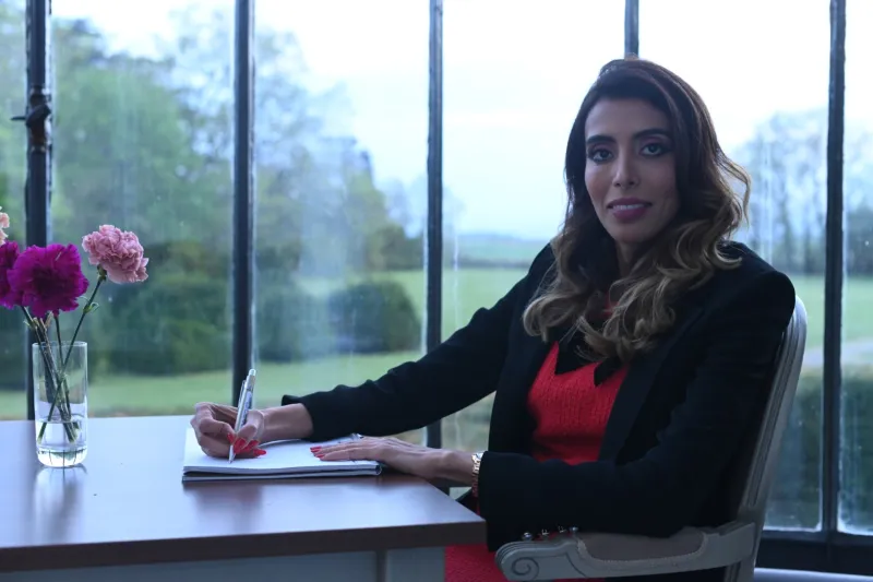 ابتسامتك مصدر ثقتك.. الدكتورة سمية الناصر تشارك تجربتها العلاجية من Invisalign