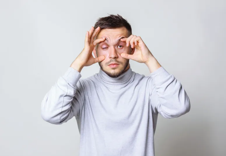 لماذا يعجز العالم عن النوم؟ إليك مسببات الأرق