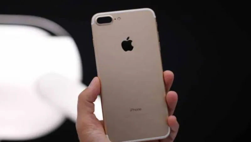 لم نلتزم تماما بمثلنا العليا.. ماذا قالت آبل عن فضيحة التنصت على العملاء؟