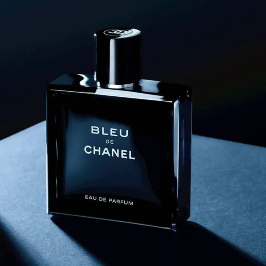 لاختيار أفضل عطر رجالي فواح وثابت وجذاب.. هذه القائمة ستساعدك