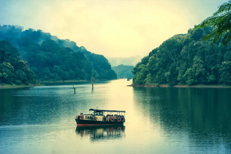 استمتع بالسمفونية الاستوائية لولاية كيرلا.. الجنة الصغيرة الساحرة