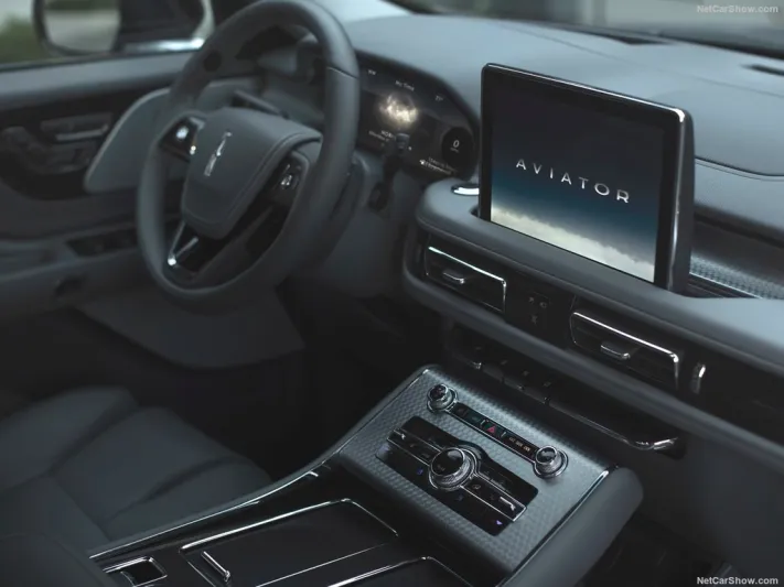 لينكولن أفياتور 2020 الأداء الفخم .. قوة رائعة وتصميم أنيق