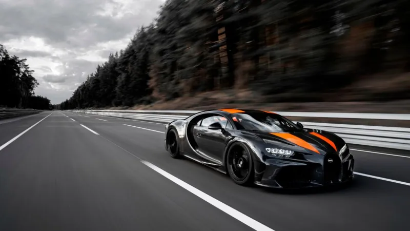 بوجاتي شيرون تحطم الرقم القياسي في السرعة.. هل تقدر على قيادتها؟ (فيديو)