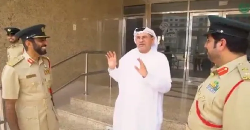 مواطن التزم بقواعد المرور في دبي فمنحته السلطات سيارة " هيونداي" هدية