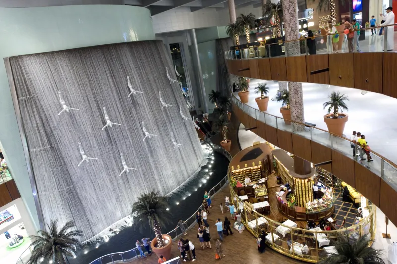 دبي مول على رأسهم.. إليك قائمة أفخم المولات حول العالم 