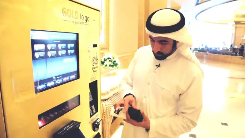 كعكة بمليون دولار وملعب في الهواء.. أشياء غريبة تجذب بها دبي زائريها 