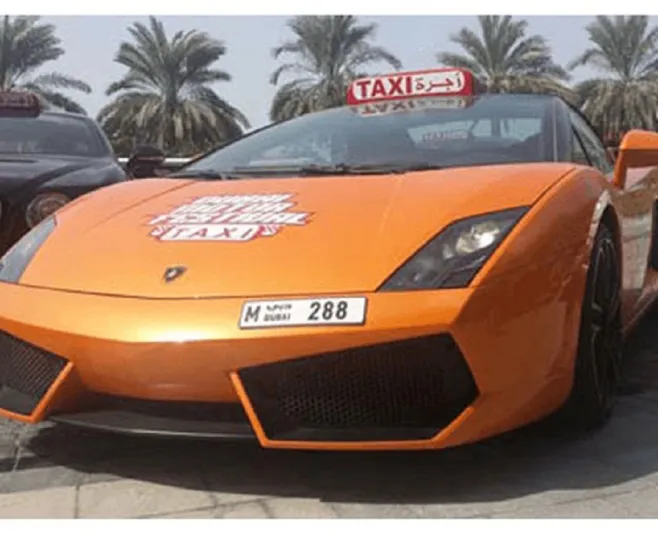 كعكة بمليون دولار وملعب في الهواء.. أشياء غريبة تجذب بها دبي زائريها 