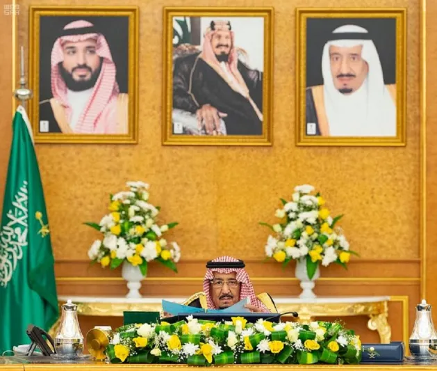 خادم الحرمين: المملكة قادرة على التعامل مع آثار الاعتداءات الجبانة على أرامكو