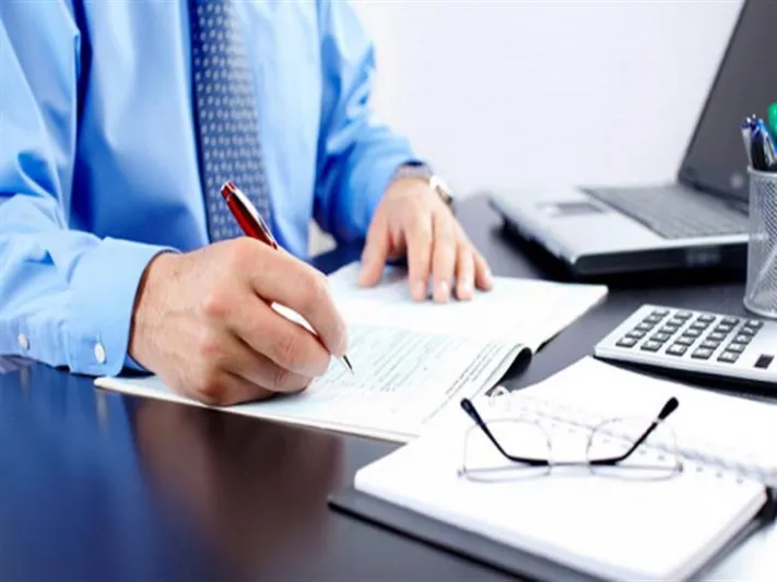 تجربة روسية جديدة.. تقليص أسبوع العمل إلى 4 أيام فقط