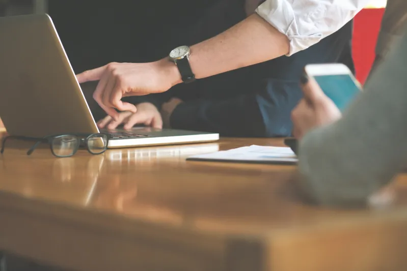 الأمر مُربك.. كيف تُصحح أخطاء مديرك؟