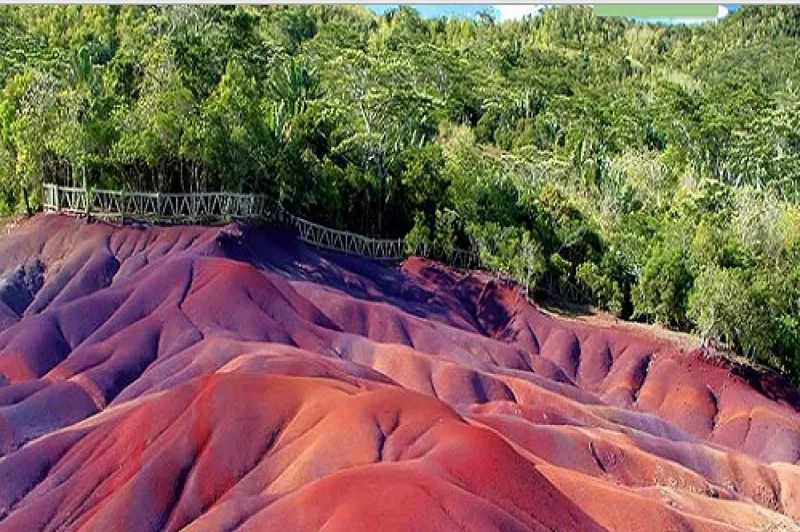 أرض السبعة ألوان وبحيرة غانغا تالو.. تعرف على أبرز مناطق السياحة في موريشيوس