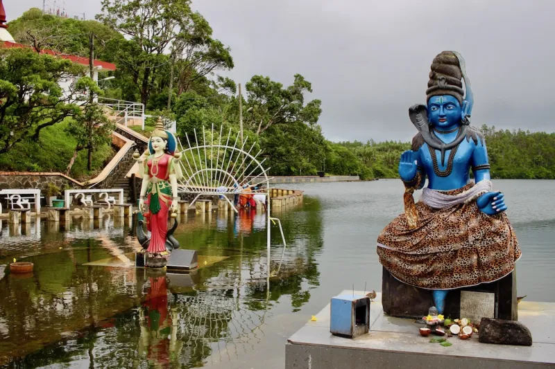 أرض السبعة ألوان وبحيرة غانغا تالو.. تعرف على أبرز مناطق السياحة في موريشيوس